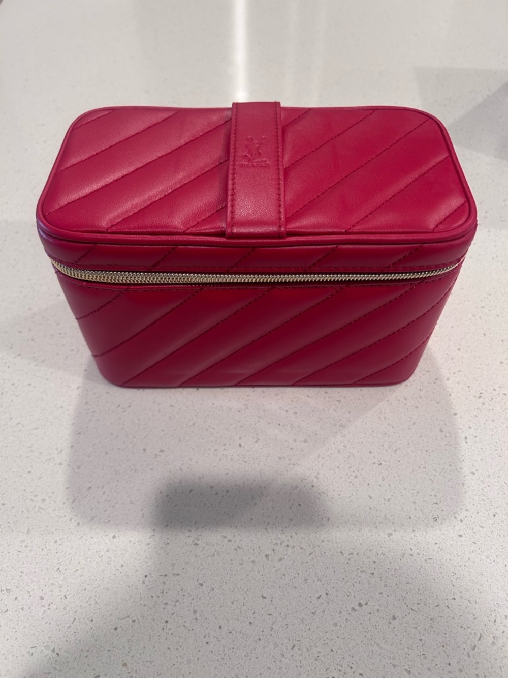 Saint Laurent Red Quilted Leather Makeup Case with Gold Zippers - Picture 4 of 6